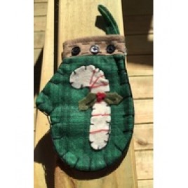 7D3915 - Christmas Felt Green with Holly and Candy Cane 