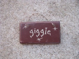 1009G - Giggle mini wood sign