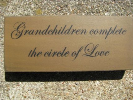 31431GCC - Grandchildren Complete the circle of love wood block 31431GCC - Grandchildren Complete the circle of love wood block