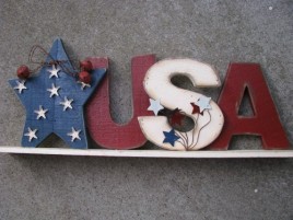 35178-USA Wood Sign with bells and metal stars 