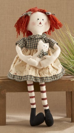 40824-sitting raggedy girl green checkered dress with cat  40824-sitting raggedy girl green checkered dress with cat