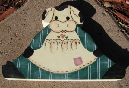 785G - Sitting Wood Green Cow  785G - Sitting Wood Green Cow