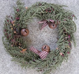 85310PCW-Primitive Christmas Wreath with berries and bells