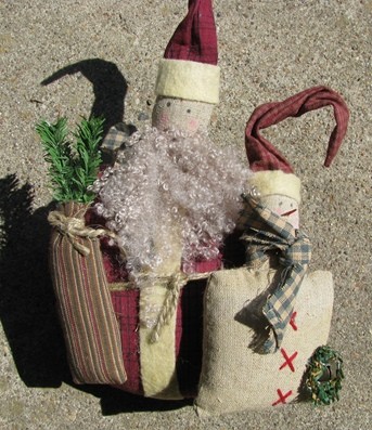 86402-Primitive Fat Santa w/Snowman