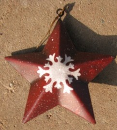 OR504 - Red Star w/snowflake Metal Ornament 