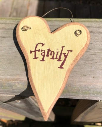 9003FAM - Family  wood Heart cream