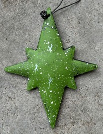 OR532 Green Star Snowflake metal ornament