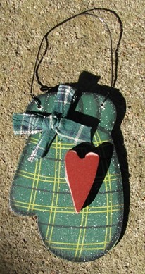WD1187 - Green plaid wood mitten with red heart and gingham bow WD1187 - Green plaid wood mitten with red heart and gingham bow